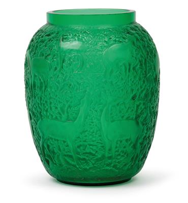 A moulded “Biches” vase by René Lalique, - Jugendstil and 20th Century Arts and Crafts