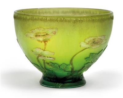 An underlaid and etched glass vase by Verrerie d’art de Lorraine, Burgun, Schverer & Co, - Secese a umění 20. století