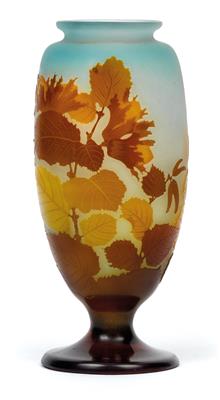 Vase mit Haselzweigen, - Jugendstil und angewandte Kunst des 20. Jahrhunderts