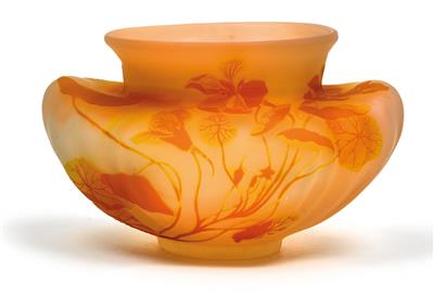 Vase mit Kapuzinerkresse, - Jugendstil und angewandte Kunst des 20. Jahrhunderts