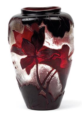 Vase mit Lotusblumen, - Jugendstil und angewandte Kunst des 20. Jahrhunderts