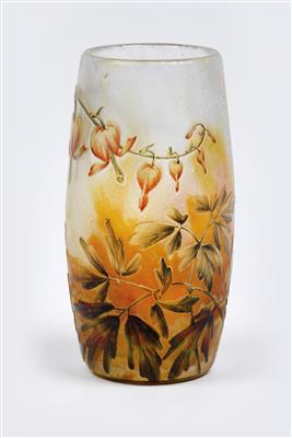 A beaker-shaped vase "Coeur de Jeannette" Daum, Nancy, c. 1910/15 - Jugendstil e arte applicata del XX secolo