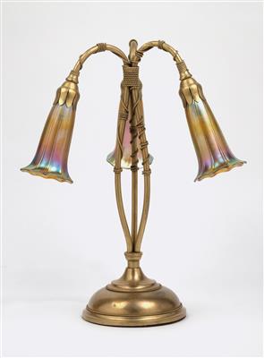 dreiarmige Tischlampe, Fa. Quezal, New York, um 1910 - Jugendstil und Kunsthandwerk des 20. Jahrhunderts