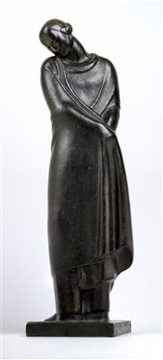 Franz Metzner (Deutschland 1870-1919), Frauenfigur in einem Mantel, Deutschland, 1919 - Jugendstil und Kunsthandwerk des 20. Jahrhunderts