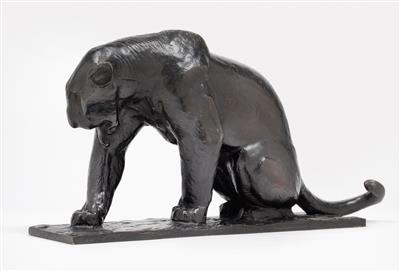 Georges-Lucien Guyot, (1885-1973), a panther licking itself, France, c. 1923 - Jugendstil e arte applicata del XX secolo