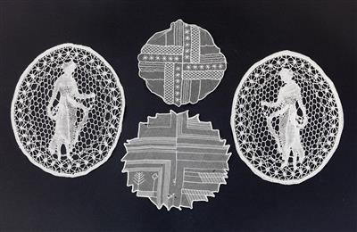 Zwei ovale Klöppelspitzen: Reni Schaschl zugeschrieben, eine Spitzendecke: Mathilde Flögl und eine Spitzendecke, Wiener Werkstätte, um 1920/22 - Jugendstil und Kunsthandwerk des 20. Jahrhunderts