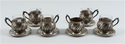6 Silber Tassenhalterungen mit Untertassen und 5 Glaseinsätzen, - Antiquitäten