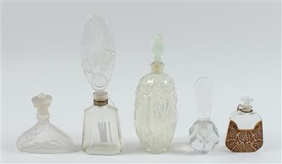 Konvolut 5 verschiedene Glasflakons mit Stöpsel, - Antiques