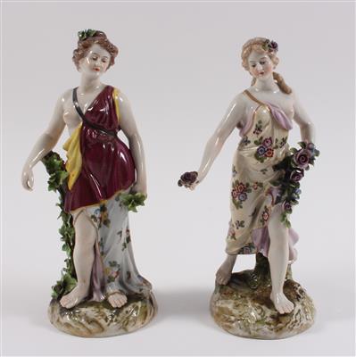 2 weibliche Halbakte mit Efeu bzw. mit Rosen, - Antiquitäten