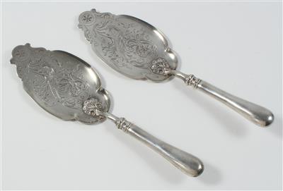 2 Wiener Silber Fischheber, - Antiques