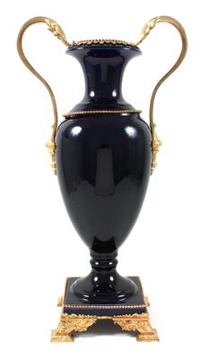 Henkelvase, - Antiquariato