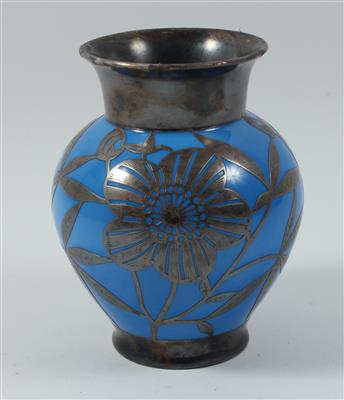 Vase mit galvanischer Silberauflage, - Antiques