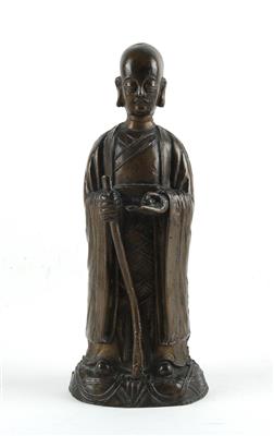 Bronzefigur eines Luohan, China, 18. Jh. - Asiatica
