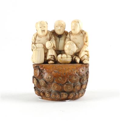 Okimono von drei Figuren, - Antiquitäten