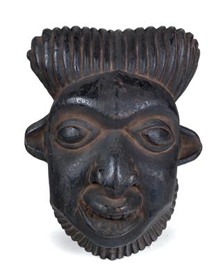Kom (oder Bekom), Kamerun-Grasland: Eine schwarze Aufsatz-Maske der 'Juju-Tänzer' aus NW-Kamerun. - Starožitnosti