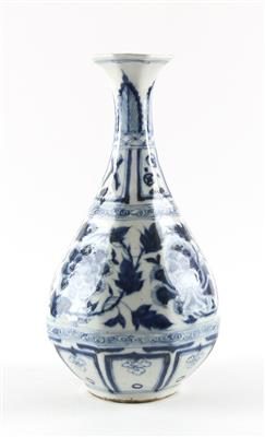 Blau-weiße Vase, - Asiatica