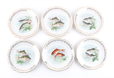 12 Fischteller, 1 ovale Platte, - Antiquitäten - Saisonabschlussauktion