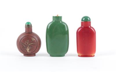 3 Snuffbottles, - Antiquariato