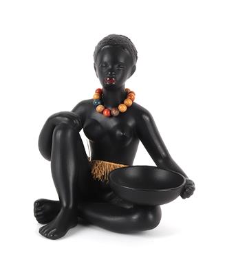 Sitzende Schwarzafrikanerin mit Schale, - Antiques