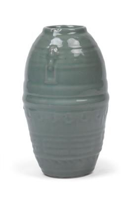 Seladon glasierte Vase, China, wohl Qing Dynastie - Asiatica e Arte