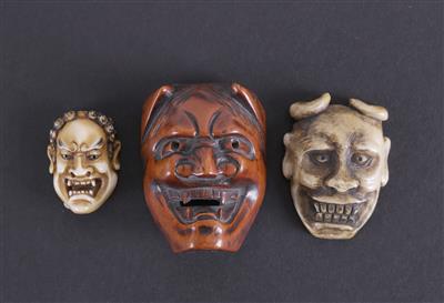 3 Masken-Netsuke, - Antiques