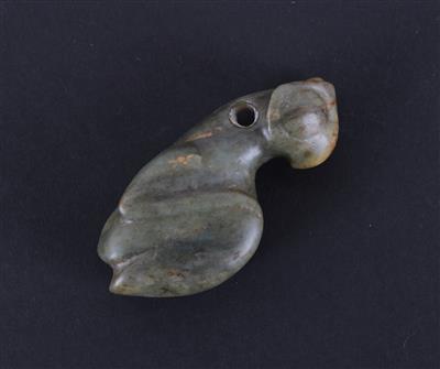 Jadeschnitzerei im archaischen Stil, - Antiques