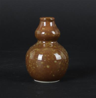 Kleine Vase in Form einer Kalebasse, - Antiques