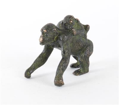 Affe mit Jungem, - Sommerauktion Antiquitäten