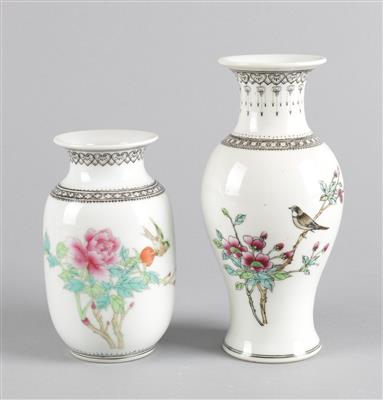 2 Famille rose Vasen, - Antiquariato