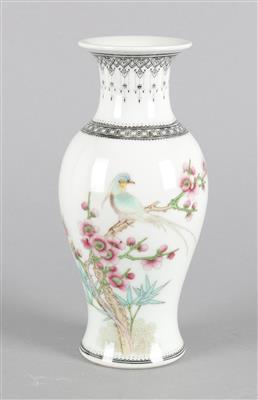Famille rose Vase, - Works of Art