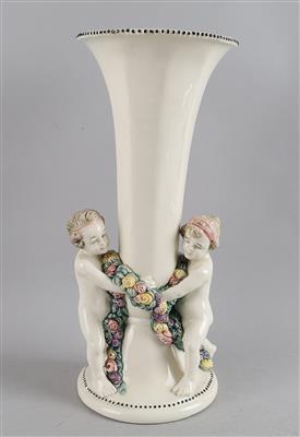 Carl Klimt, Vase mit zwei Putti mit Blumengirlande, - Antiquariato