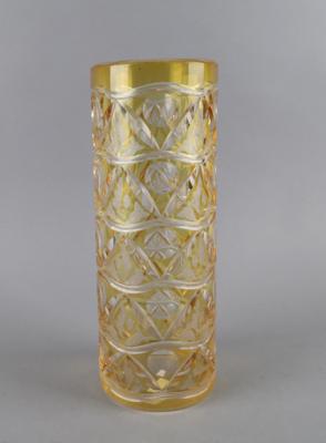 Hohe Vase mit Ornament- und Floraldekor, Glasfachschule Haida und Johann Oertel & Co., Glasraffinerie, Haida, um 1915/20 - Works of Art