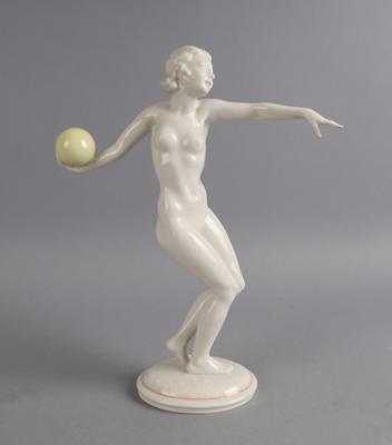 C. Werner, Ballspielerin, Modellnummer: 1488, Porzellanfabrik Lorenz Hutschenreuther, Selb, ab ca. 1939 - Starožitnosti