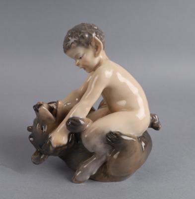 Christian Thomsen, Faun mit Bär, Modellnummer: 648, Entwurf: 1906, Ausführung: Royal Copenhagen, Dänemark, 1952 - Starožitnosti