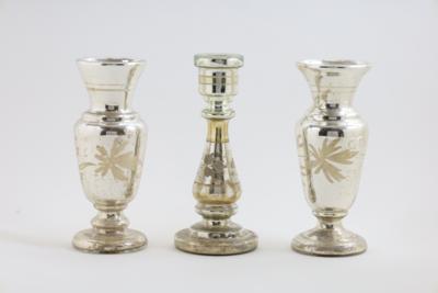"Bauernsilber" - 2 Vasen und 1 Kerzenleuchter, - Antiquariato