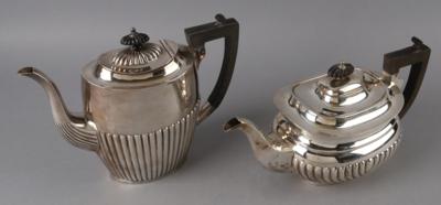 2 englische Teekannen, - Antiquitäten