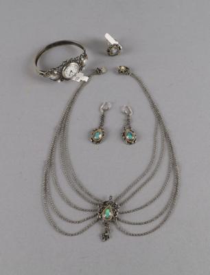 Salzburger Trachtenschmuckset aus Silber mit Perlen und Opalen, nach Mai 1922 - Antiquitäten