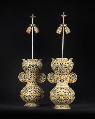 1 Paar Tischlampen, Zsolnay, Pécs um 1887/89 - Uhren, Metallarbeiten, Asiatika, Fayencen, Skulpturen, Volkskunst