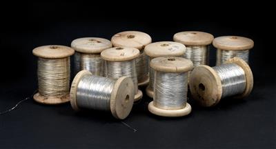 10 spools of silver yarn with core, for embroidery, - Umění a starožitnosti
