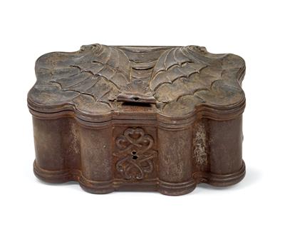 An iron chest, - Orologi, arte asiatica, metalli lavorati, fayence, arte popolare, sculture