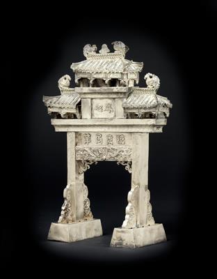 A triumphal gate (pailou), China, late Qing Dynasty - Orologi, arte asiatica, metalli lavorati, fayence, arte popolare, sculture
