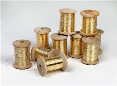 10 spools of gold-coloured thread for embroidery, - Antiquariato