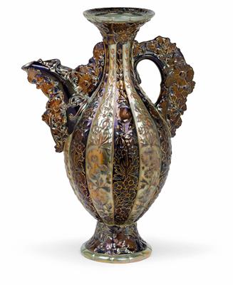 A decorative jug, Zsolnay, Pécs, circa 1896/1900 - Umění a starožitnosti