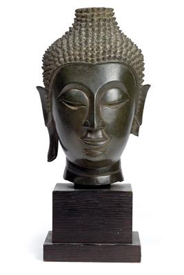 A head of a buddha, Thailand, 17th/18th century - Antiquariato