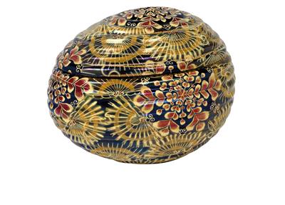An egg-shaped dish and cover, Zsolnay, Pécs, circa 1896/98 - Umění a starožitnosti