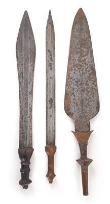Mixed lot (3 items): 3 ornamental and prestige knives, Dem. Rep. of Congo. - Tribal Art