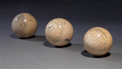 3 Ivory spheroids, of unknown function. - Tribal Art