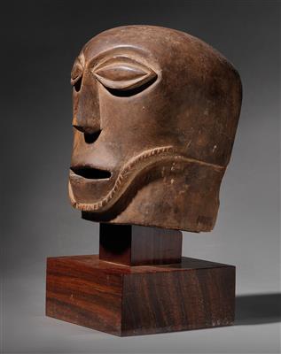 Luba/Hemba helmet mask, Democratic Republic of Congo. - Source