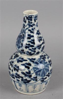 Blau-weiße Kalebassenvase, - Asiatische und islamische Kunst
