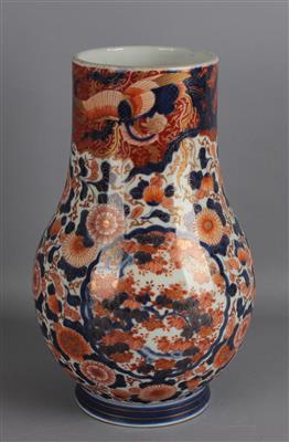 Imari Vase, - Works of Art